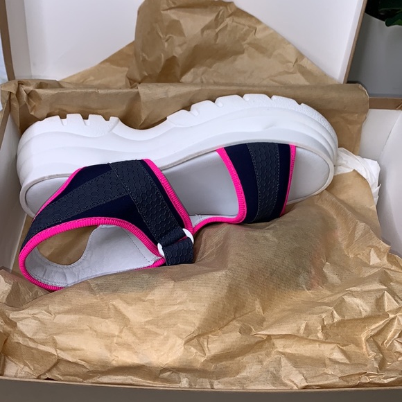 JOSHUA SANDERS
FUXIA SPICE SCUBA SANDALS - Picture 10 of 10